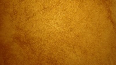 黄金大盘开箱评测视频封面：主播手持100克足金9999精铸大盘，展示正反面浮雕细节，背景为专业摄影灯光